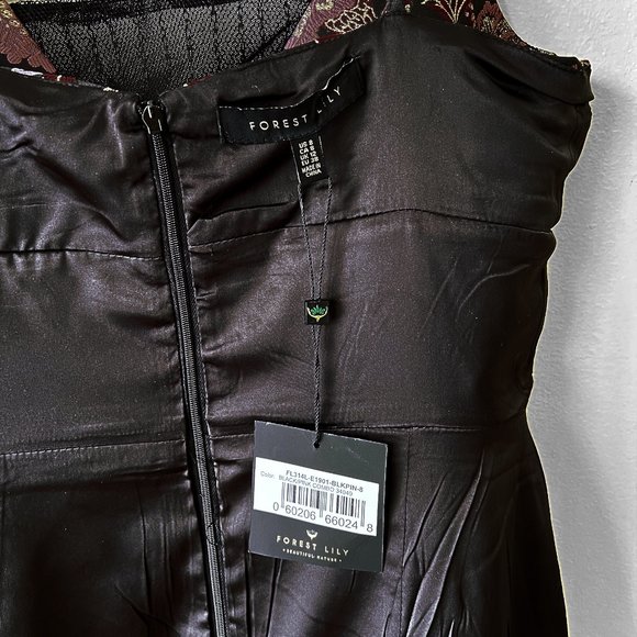 NEW!! Forest Lily Metallic Jacquard Ruffle Hem Dress, Size 8 - Picture 13 of 16